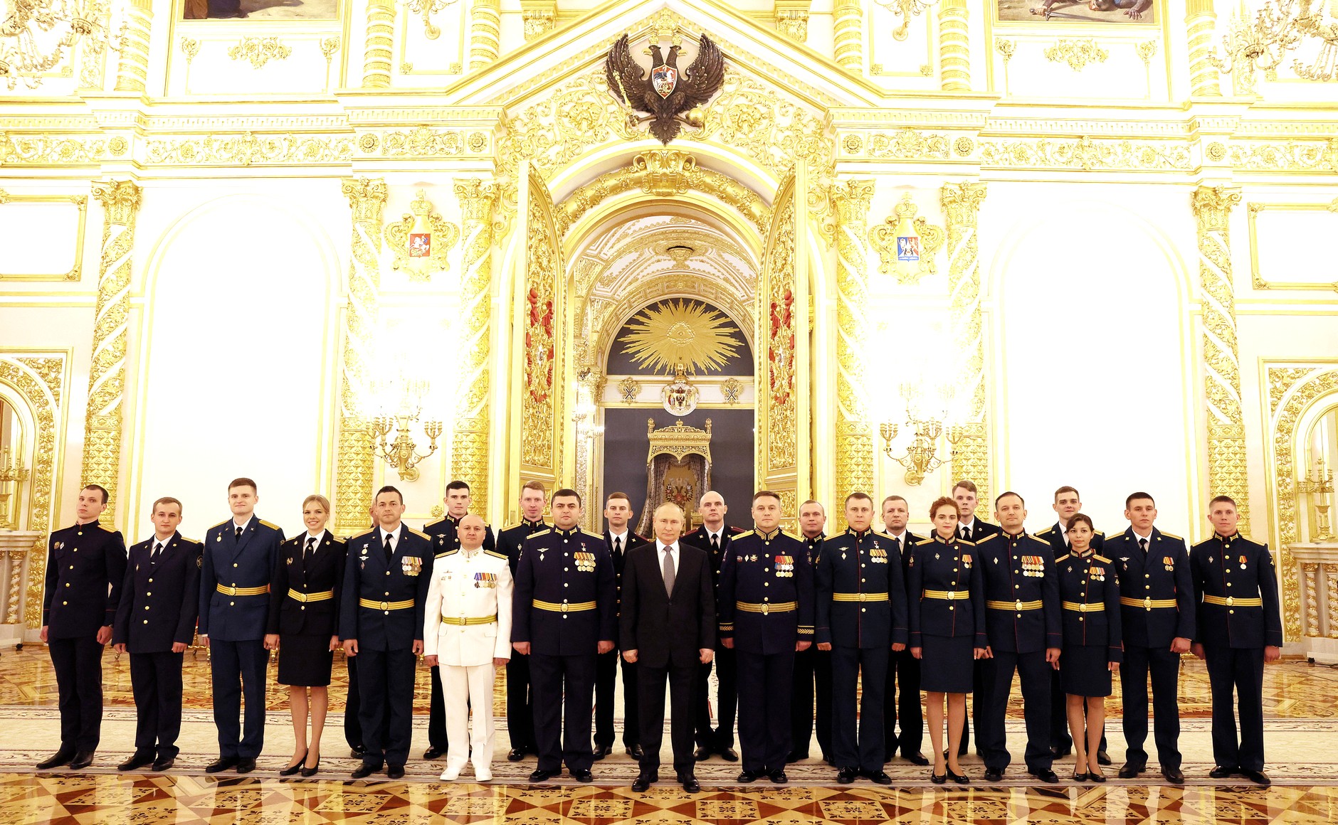 Putin with graduates