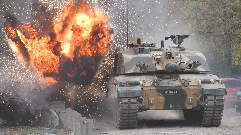 A Challenger 2 main battle tank during a demonstration. © Ben Birchall / PA Images via Getty Images