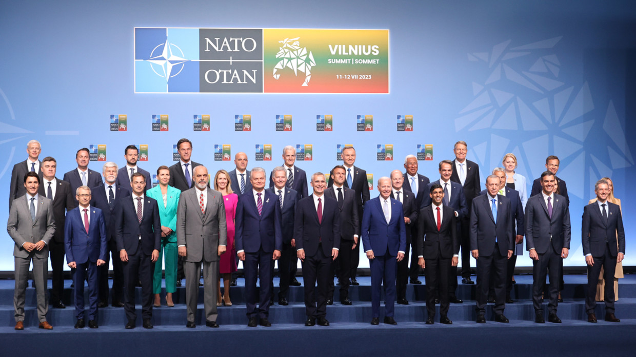 A family photograph on the first day of the 2023 NATO Summit on July 11, 2023 in Vilnius, Lithuania. © Paulius Peleckis / Getty Images